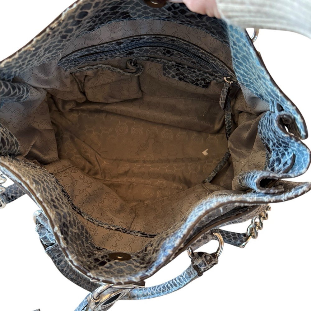 Michael’s Kors Blue Snakeskin Hamilton Bag - Picture 10 of 11